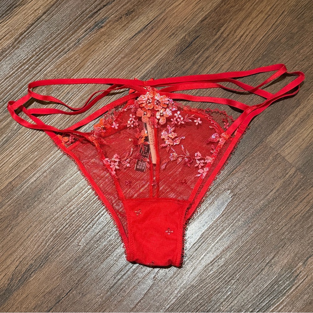 Victoria's Secret Very Sexy Floral Embroidered Cheekini